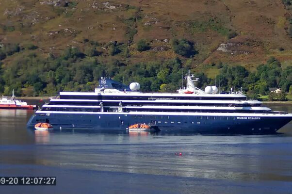 MV World Voyager Maiden Visit to Fort William